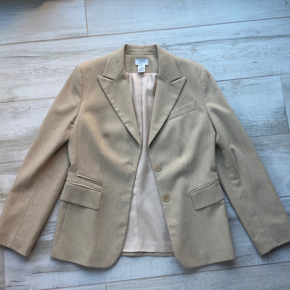 Ann Taylor LOFT women’s blazers and suit jackets beige tan blazer size 8 formal